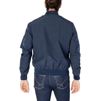 Blauer Jacka Man